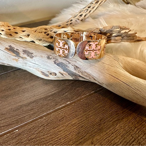 Tory Burch Hinged Cuff Bracelet Gold And Pink - Picture 3 of 4